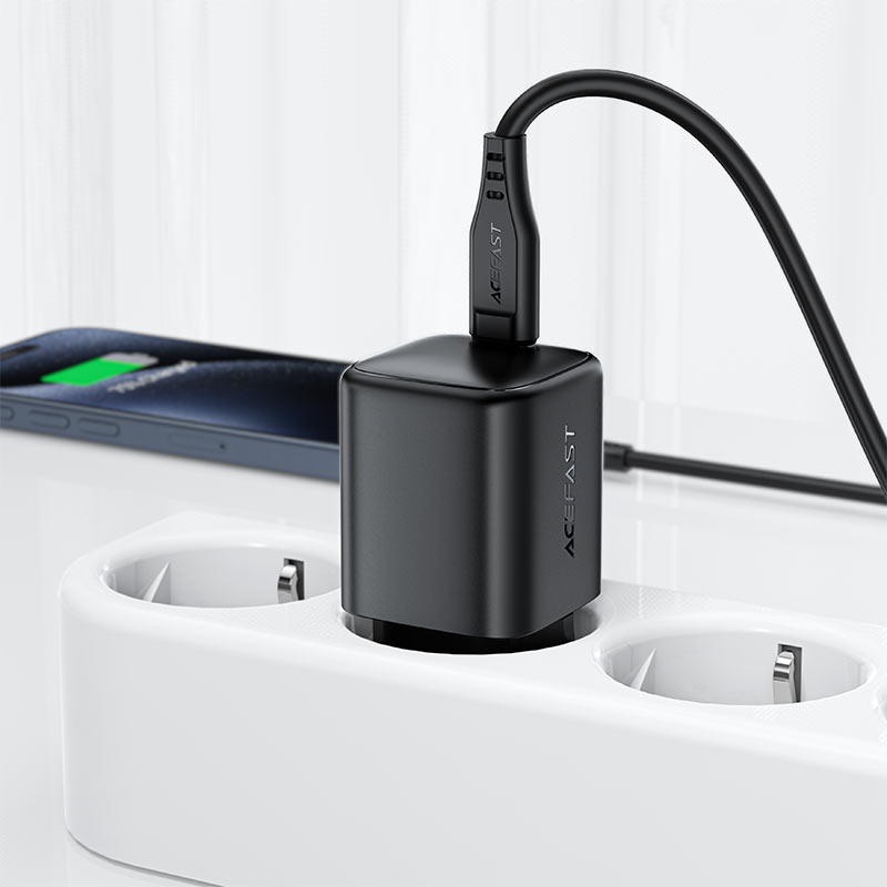 ACEFAST A134 67W Charger charging